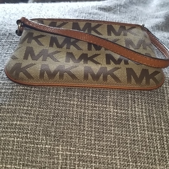 Michael Kors Wristlet Wallet - Picture 9 of 16